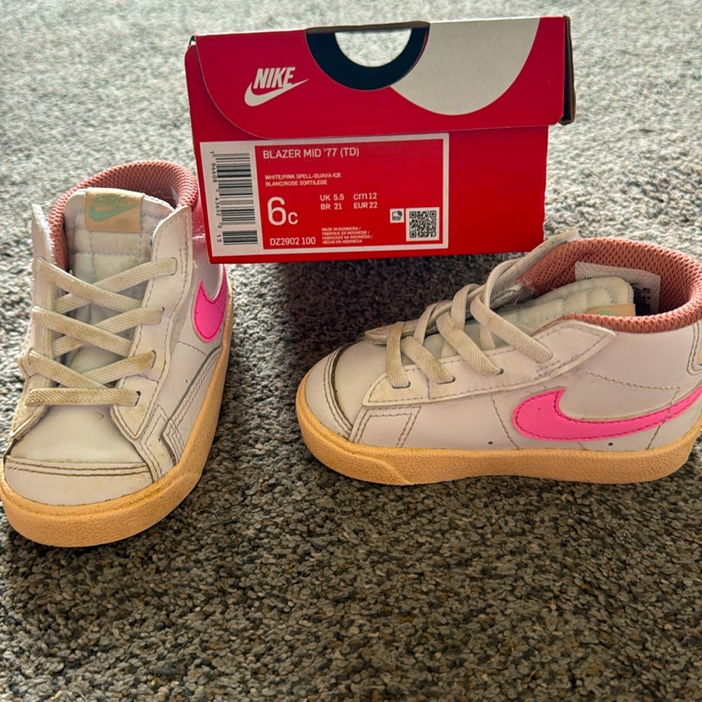 Nike Blazer Mid ‘77 size 6c